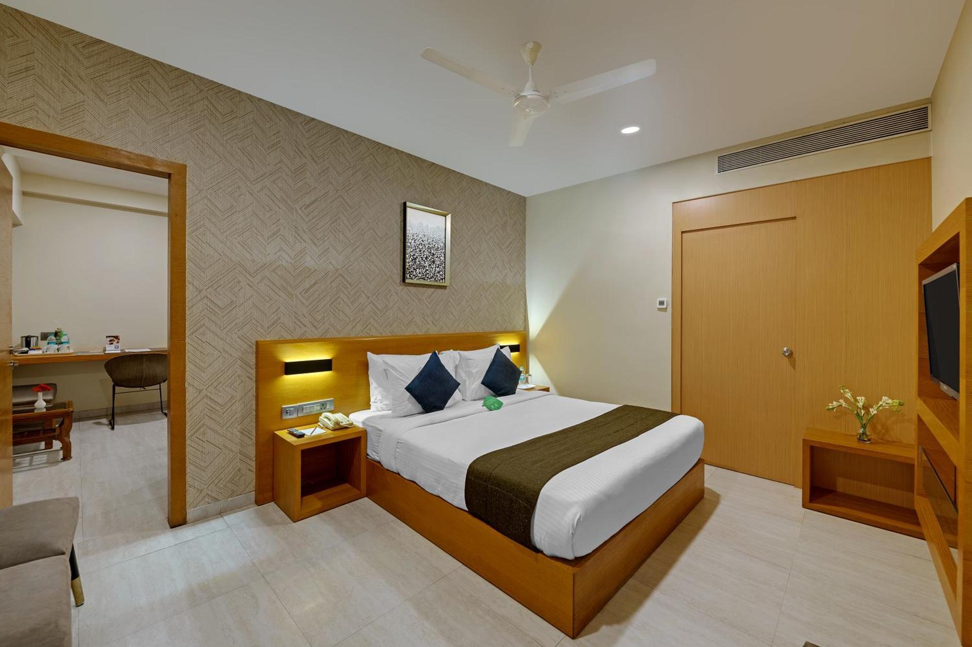 Suite City View on F&B on Laundry