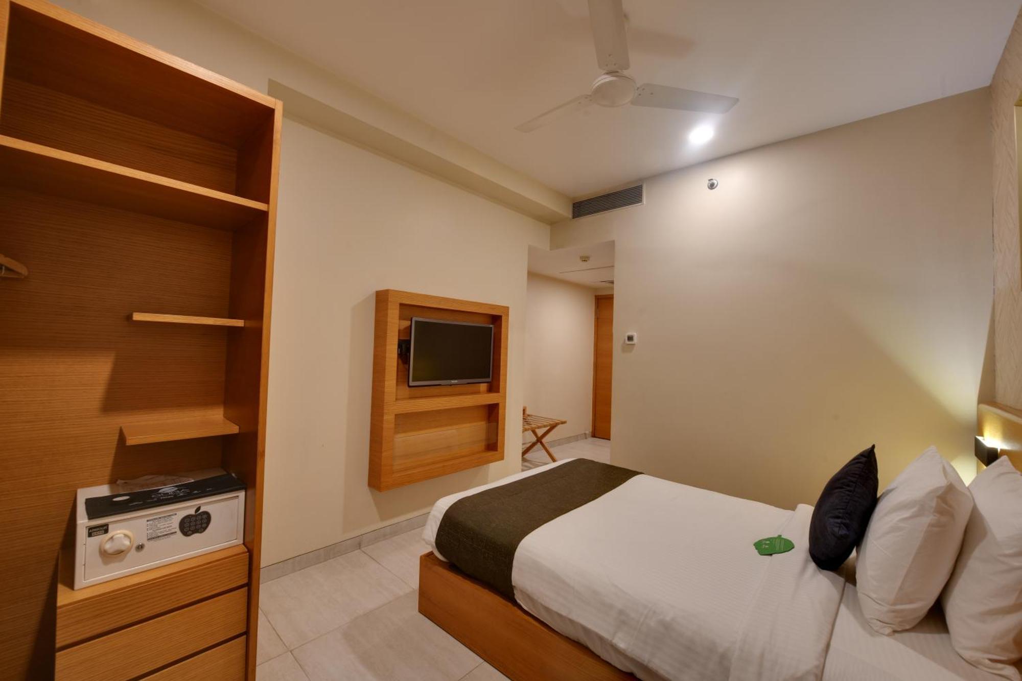 Executive Single Room on Laundry on F&B