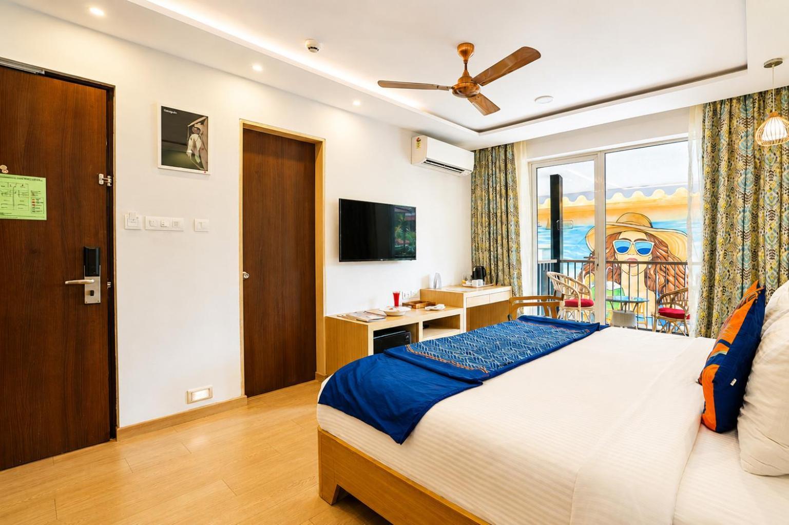 Poolside Sundowner Room