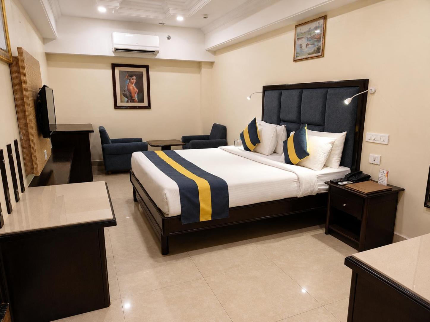 Deluxe Double or Twin Room
