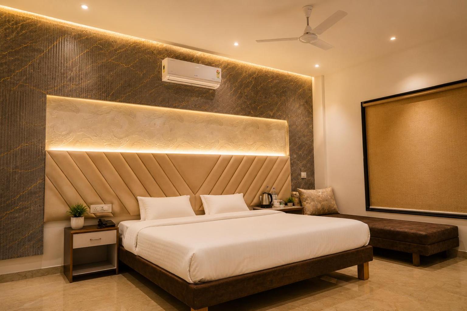 Deluxe Queen Room
