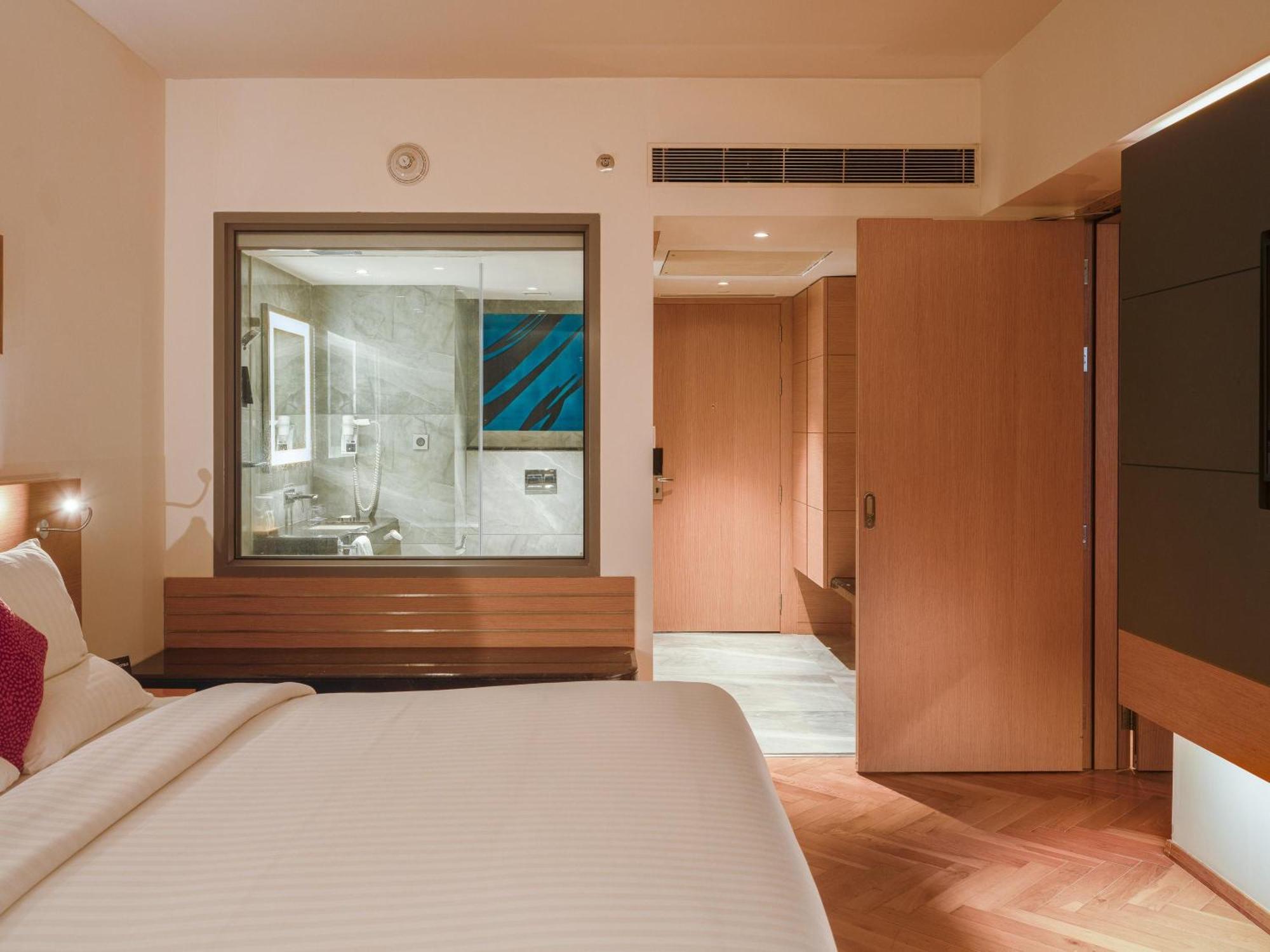 1 Bed Room Family Apartment Queen Bed