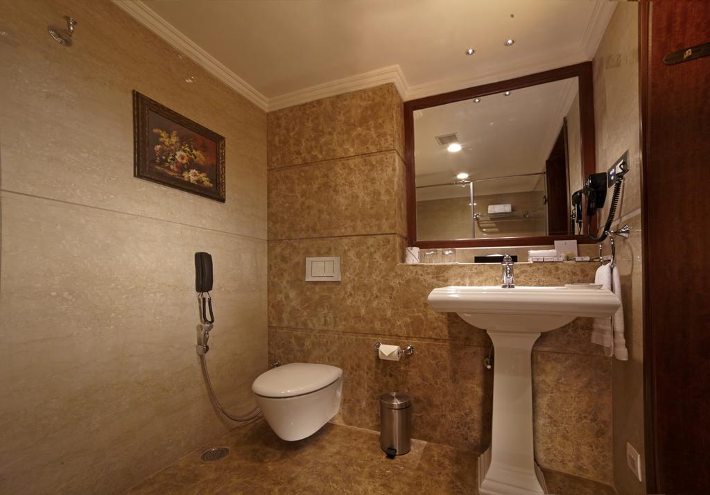 Hablis Double Room Airport transfers on Fridays Saturdays Sundays