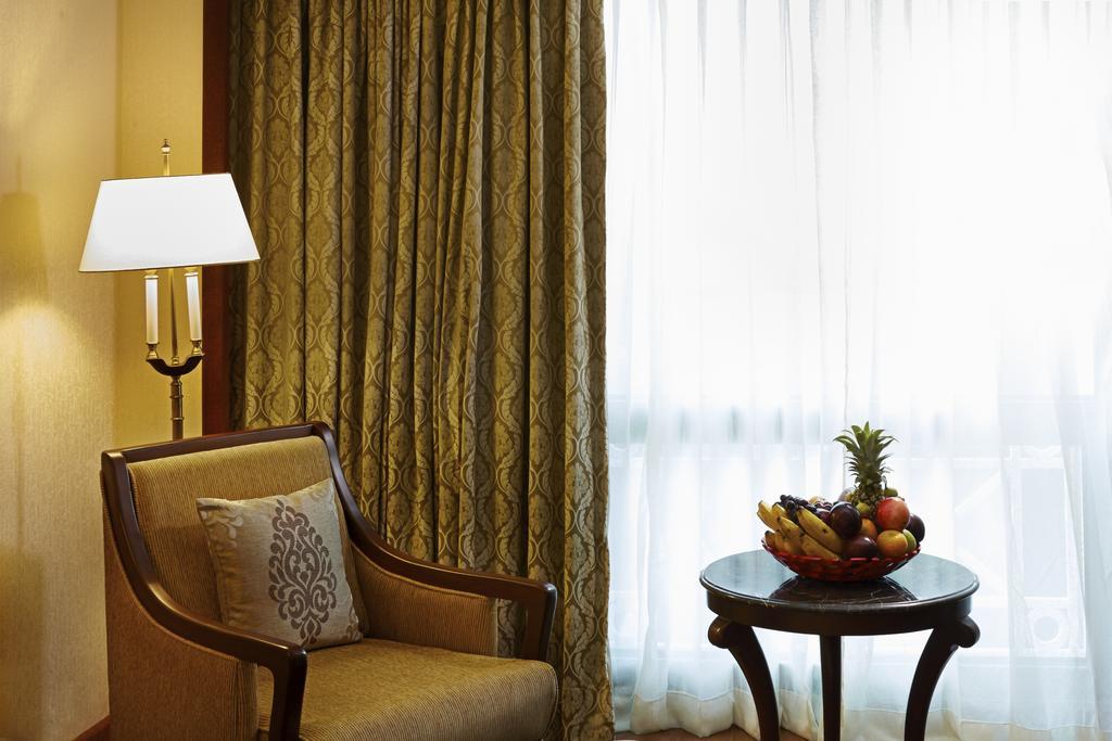 Hablis Double Room Airport transfers on Fridays Saturdays Sundays