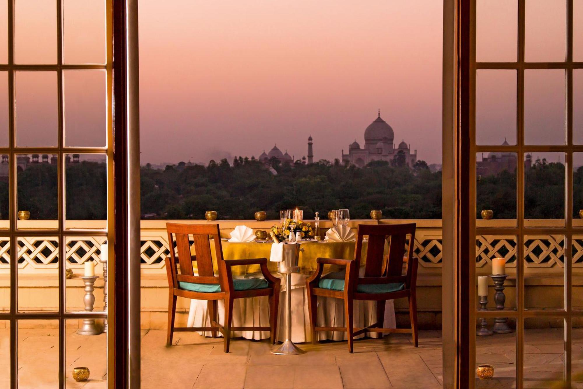 Deluxe Suite With Balcony And Taj Mahal View,396296598:JPEG