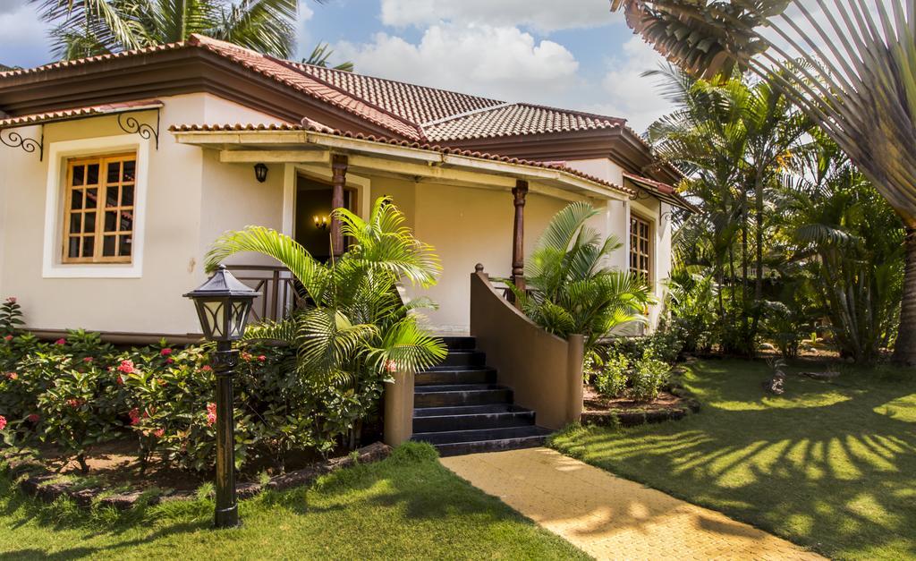 Villa with Garden View