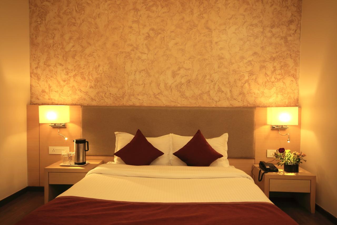 Deluxe Room Airport Transfer