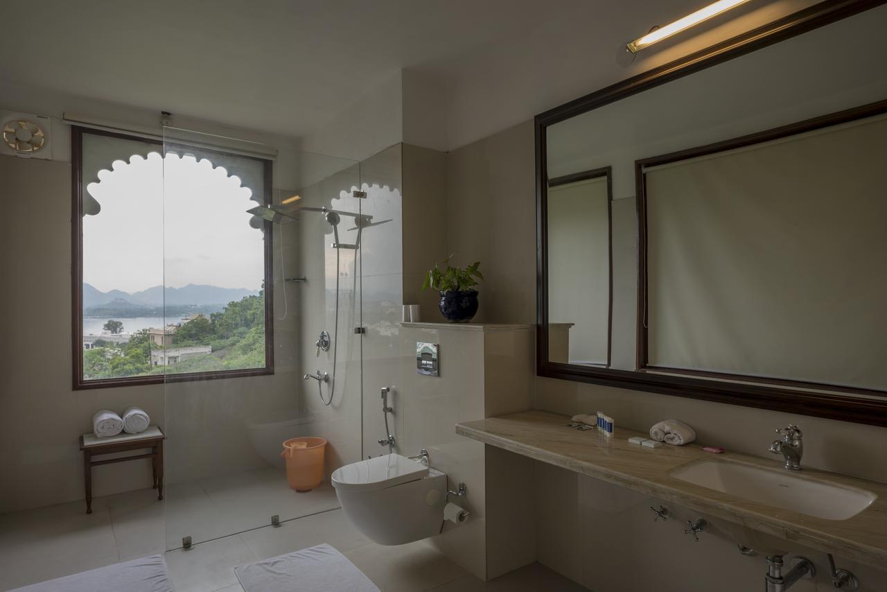 Luxury Lake View Suite