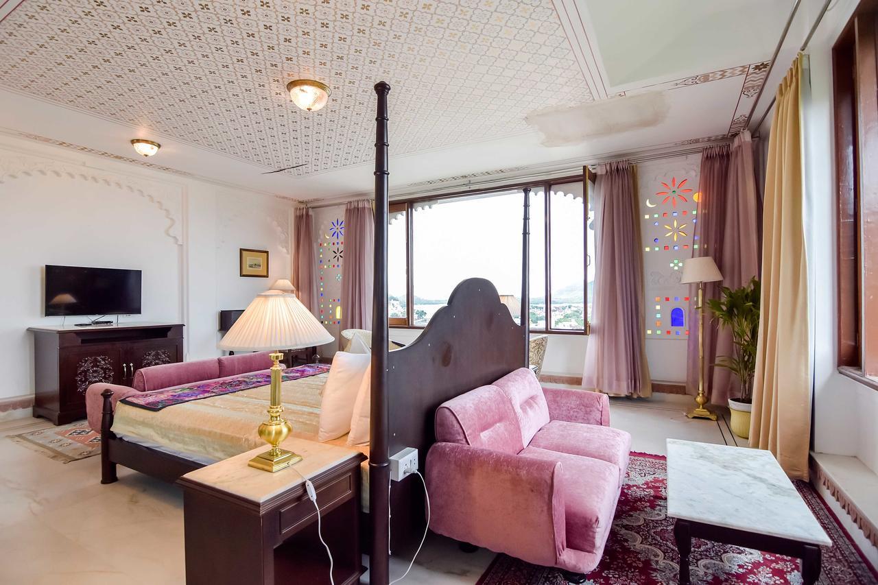 Luxury Lake View Suite