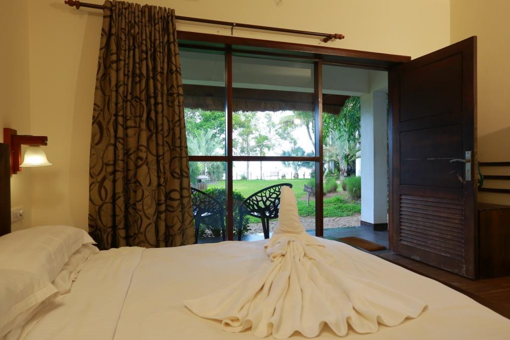 Lake view room