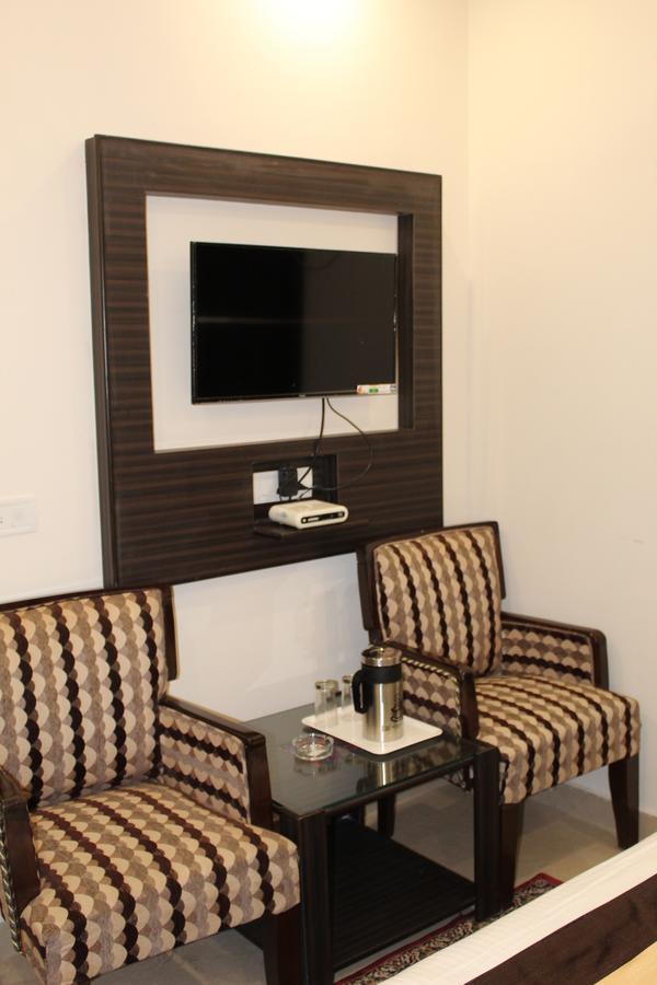 Deluxe Double Room with Bath,666995472:JPEG