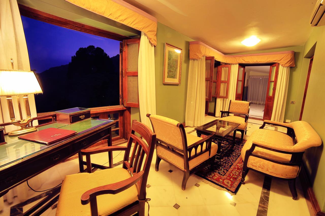 Superior King Suite