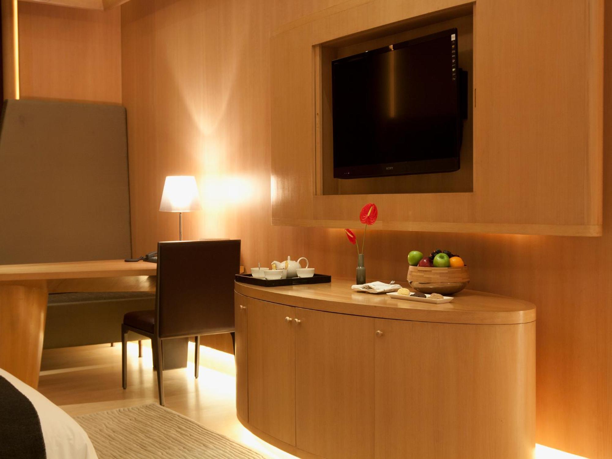 The Roseate Premium Suite