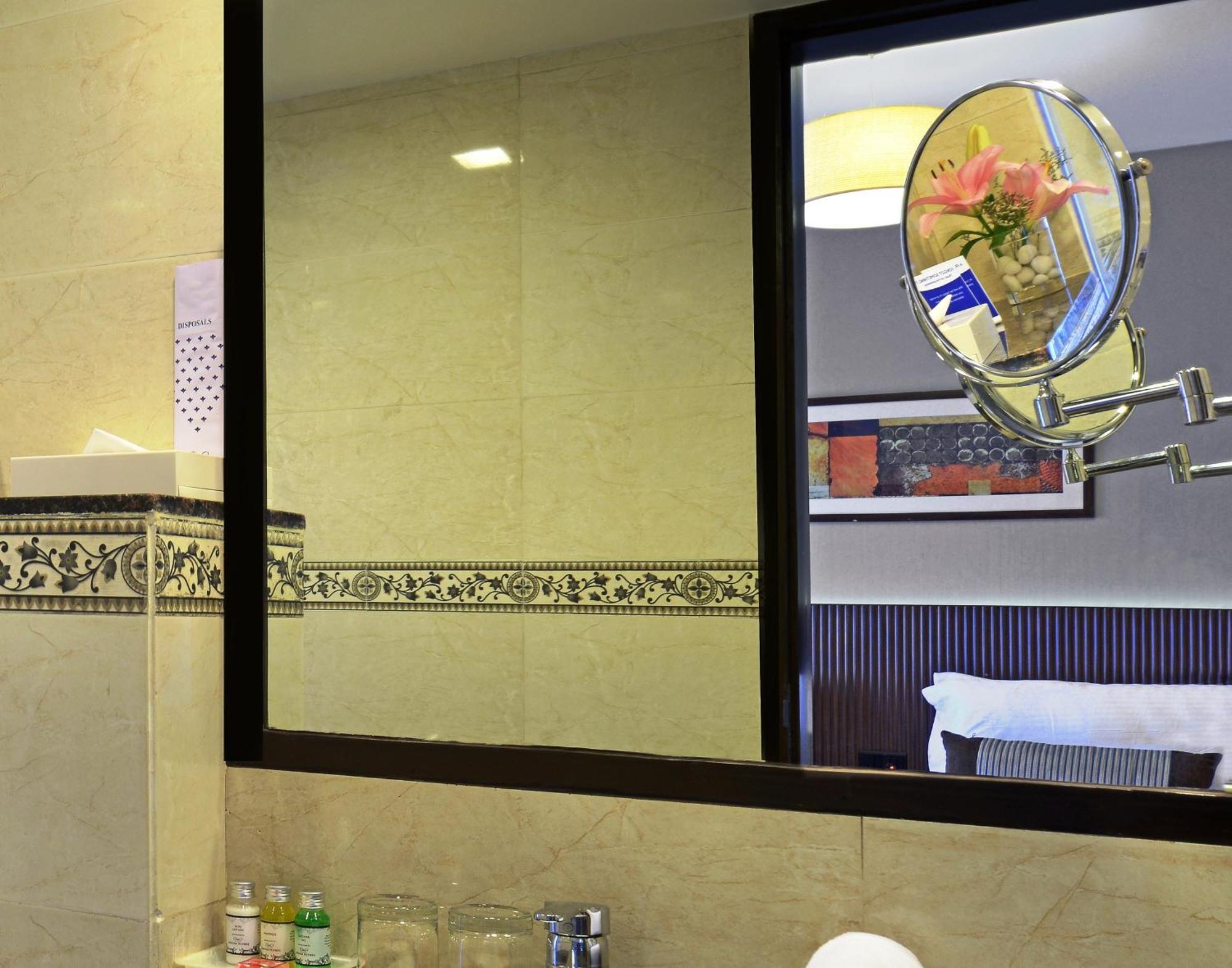 Superior Double or Twin Room on Food & Beverages Services on Two way Airport Transfer Laundry Services,1213300999:JPEG