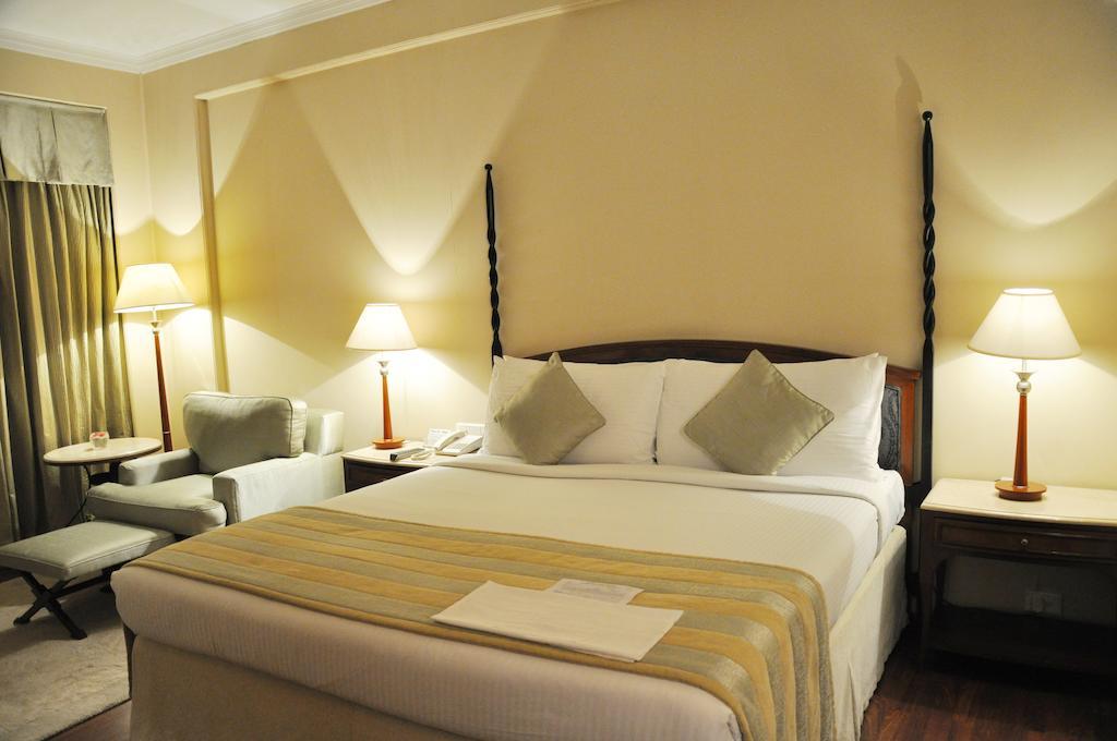 Business Double Room  with INR 500 Hotel Credit redeemable on Food & Soft Beverages | 15% off on Spa | 3 hrs early check-in and late check-out, subject to availability