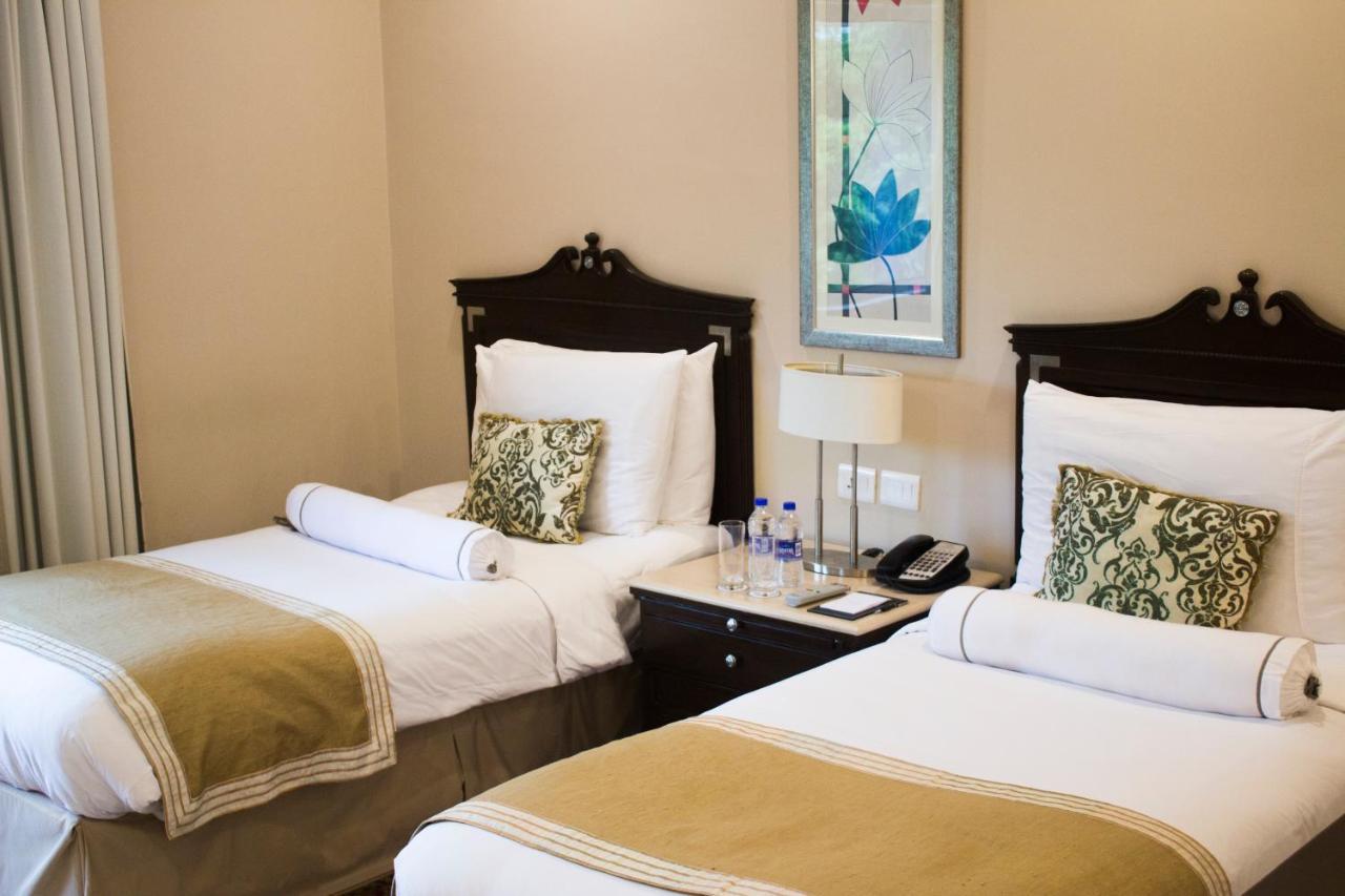 Grand Luxury Twin Bed Room