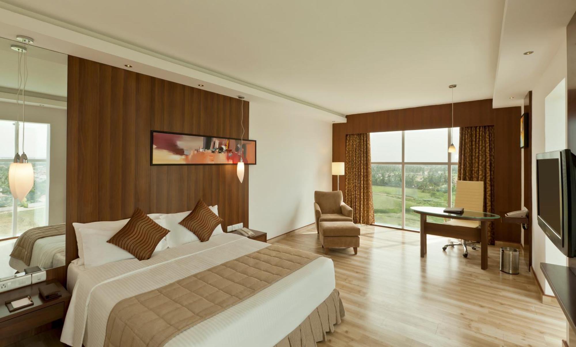 Deluxe Double Room with One way Airport Drop, Two piece Laundry Non Cumulative,816264308:JPEG