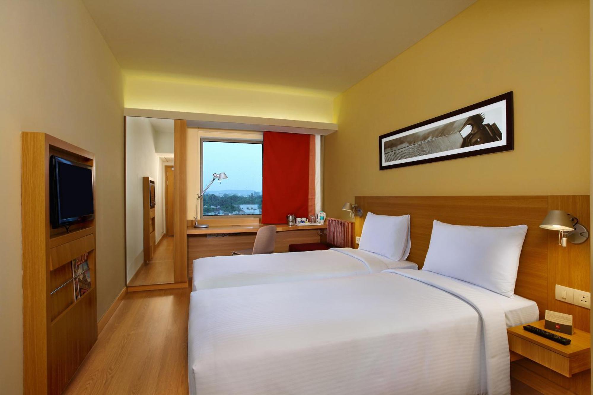 Day Use Room (10 AM to 6 PM), Mandatory Check-out at 6pm, Multiple days stay not allowed