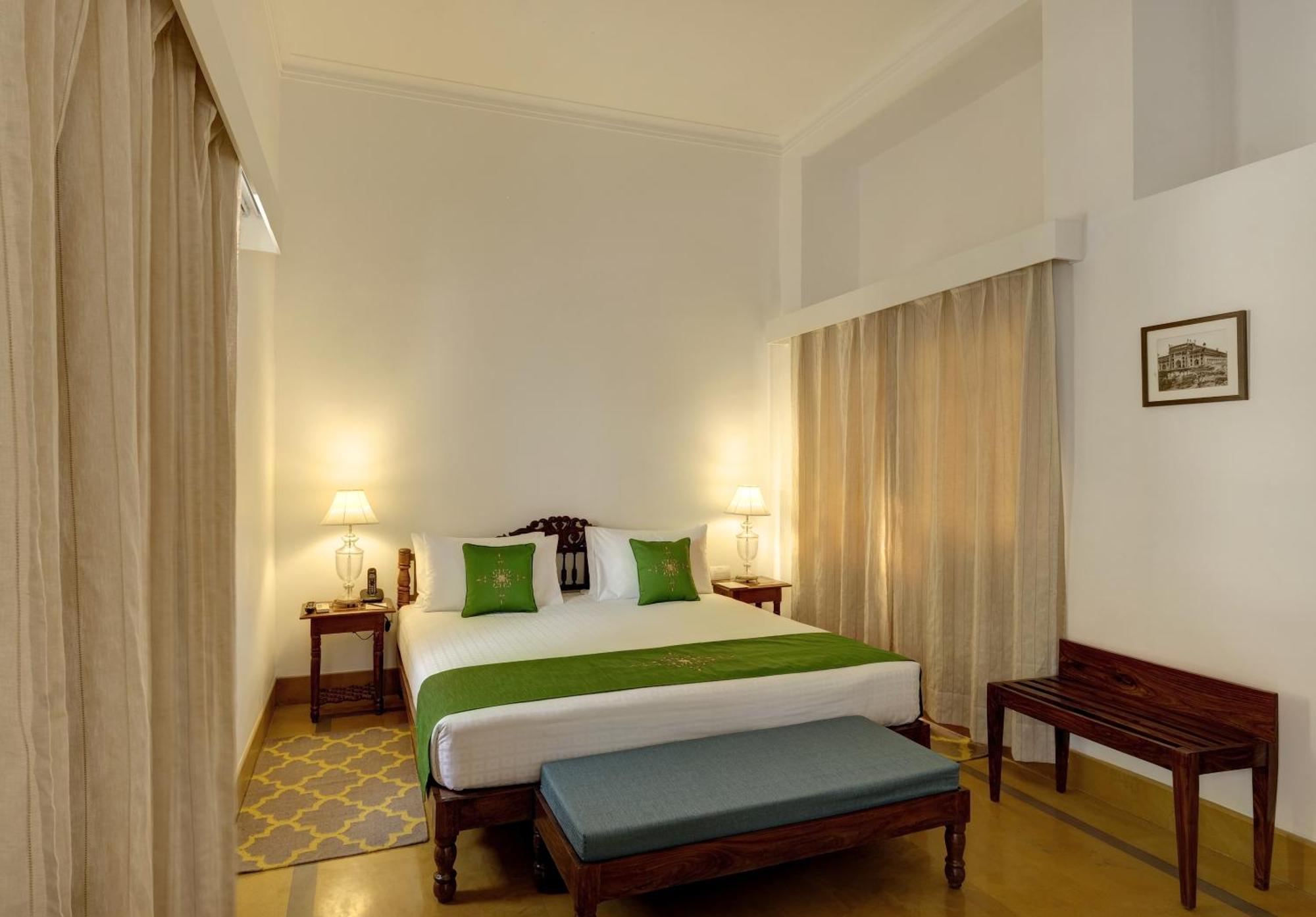 Awadh Room with 20% discount on laundry (upto 5 pcs) 