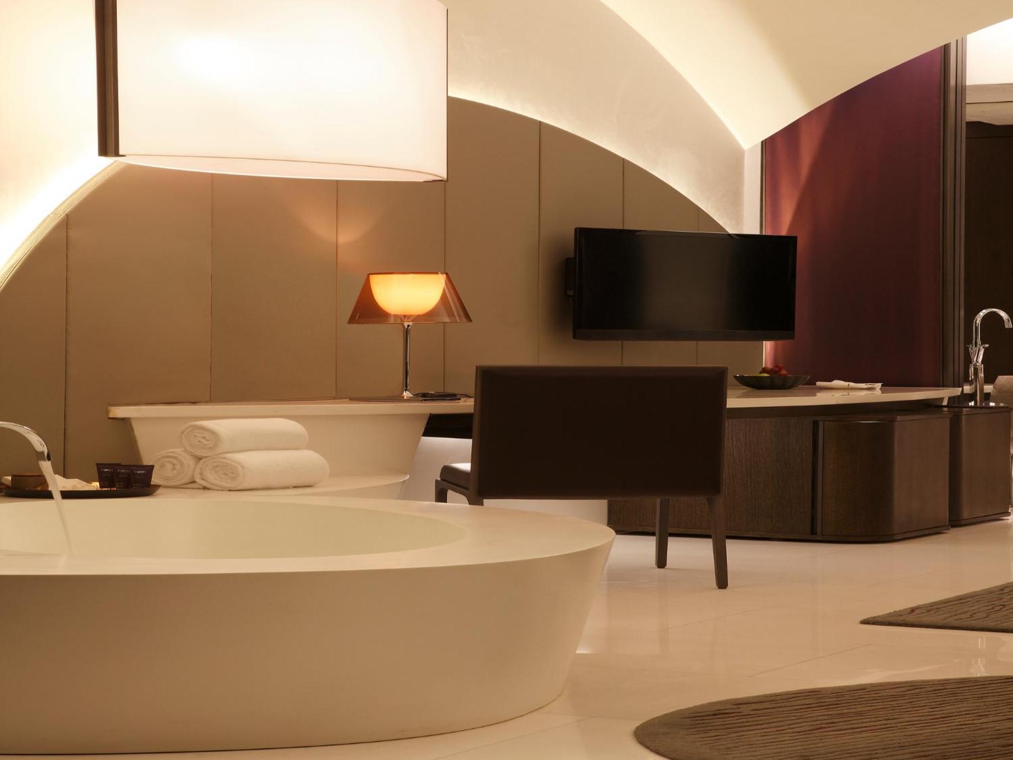 The Roseate Suite Hi-Tea 1630 to 1730 Complimentary 30-min spa treatment per Mon to Thurs on Spa Treatments on Fri to Sun Pre of Slot is mandatory disc on Laundry Car Services One Way Airport Tra