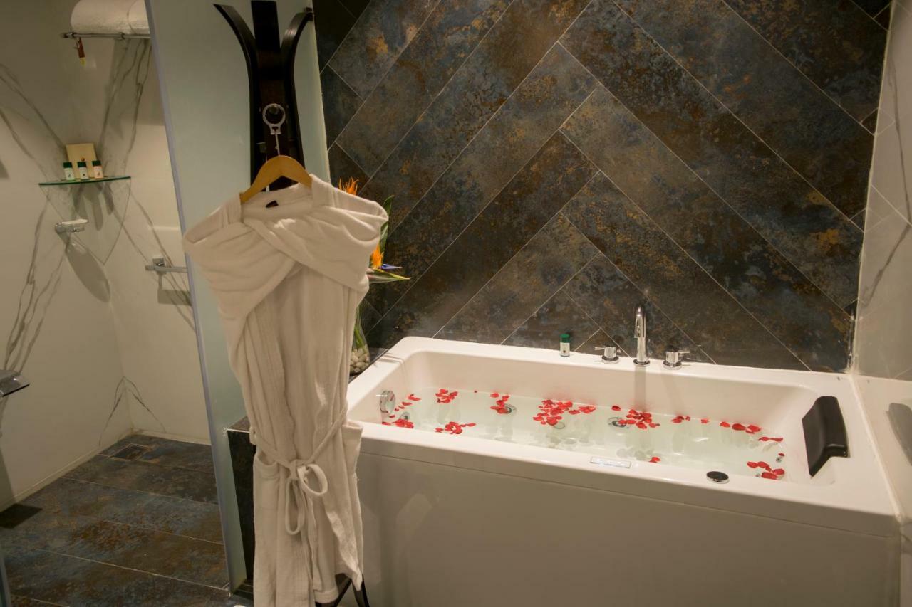 Garden Suite on Food Soft Beverages SPA Saloon Laundryonly washing Ironing,1305341668:JPEG