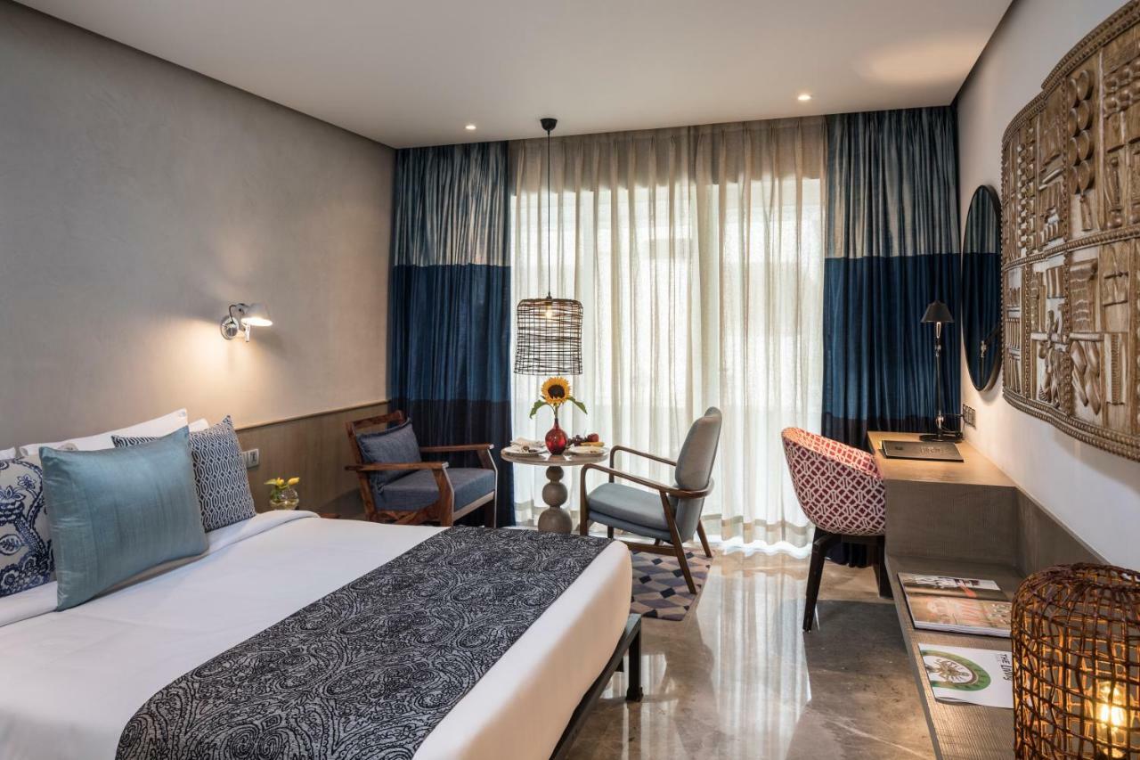 Luxury Terrace Room on F&B Happy Hours 11 on selected beverages from 5 to 9 PmSunday to Friday,790775916:JPEG