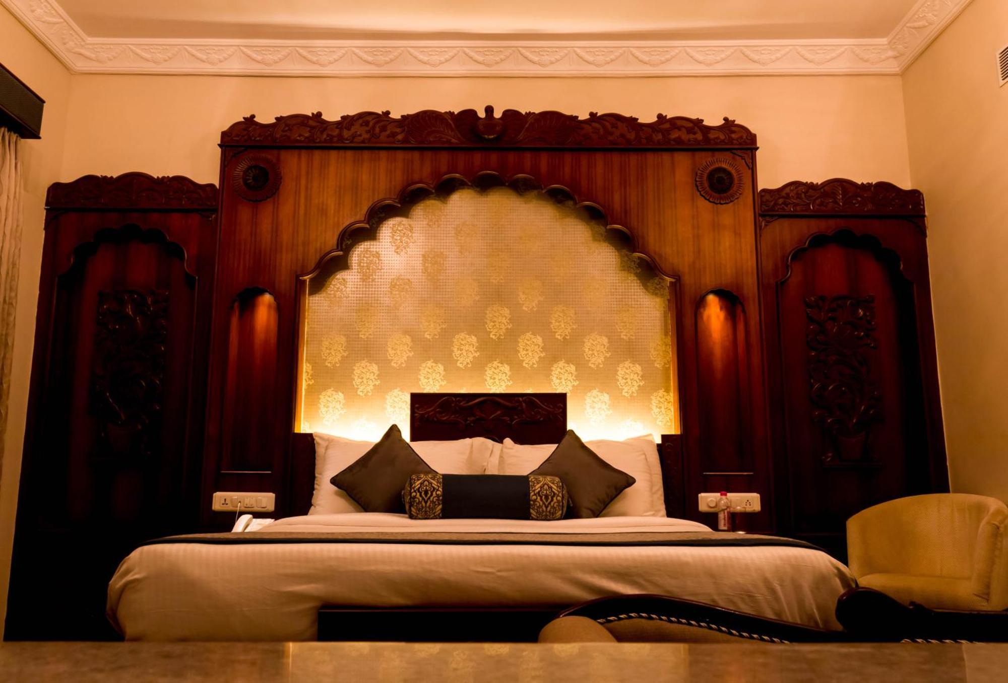 Executive Suite with Aravalli View