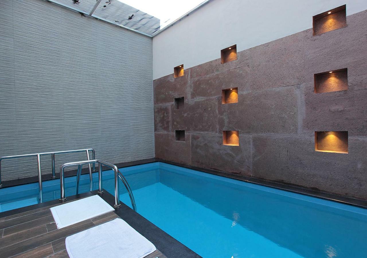 Private Pool Villa Complimentary Pedal Boat & Zip Lining