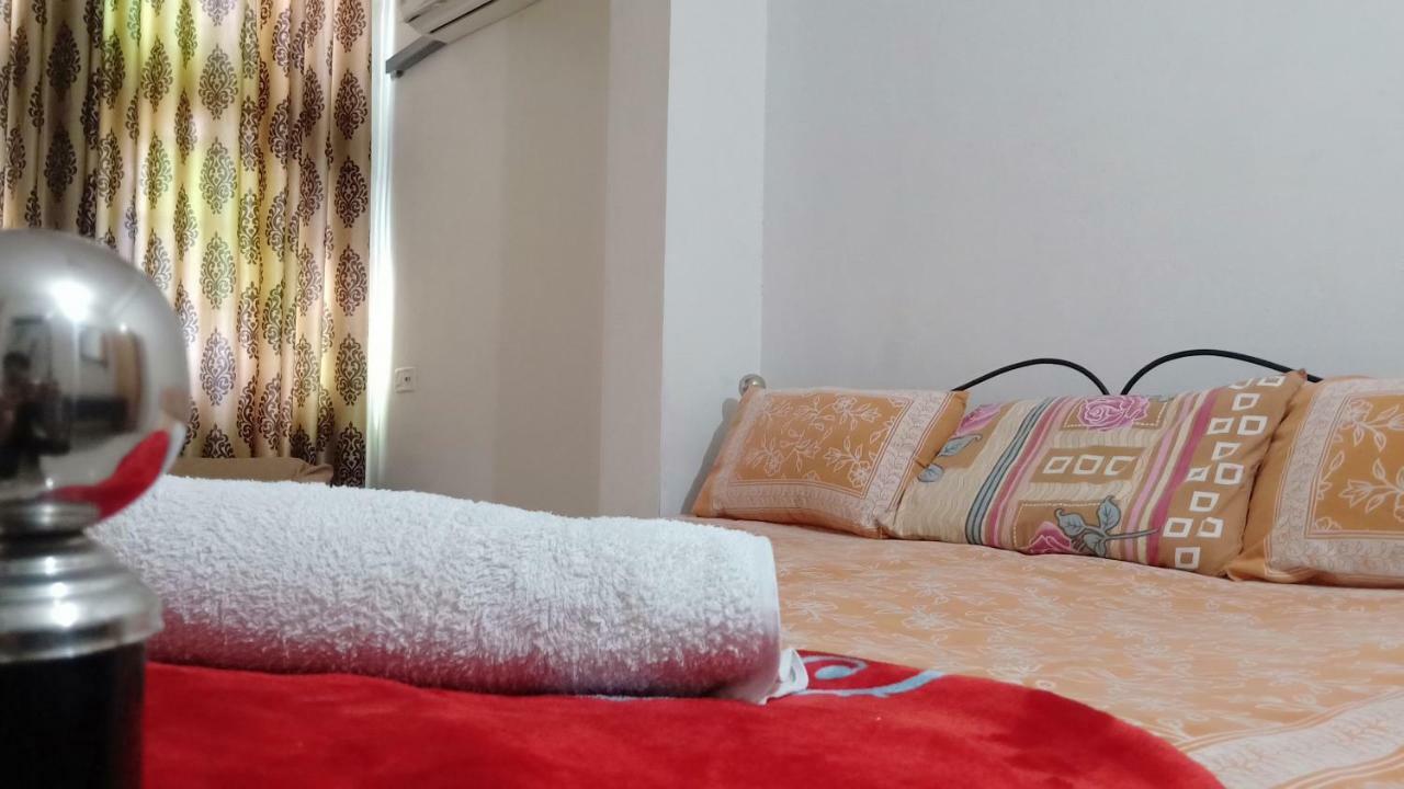 Quarto Deluxe (2 Adultos + 1 Criança)