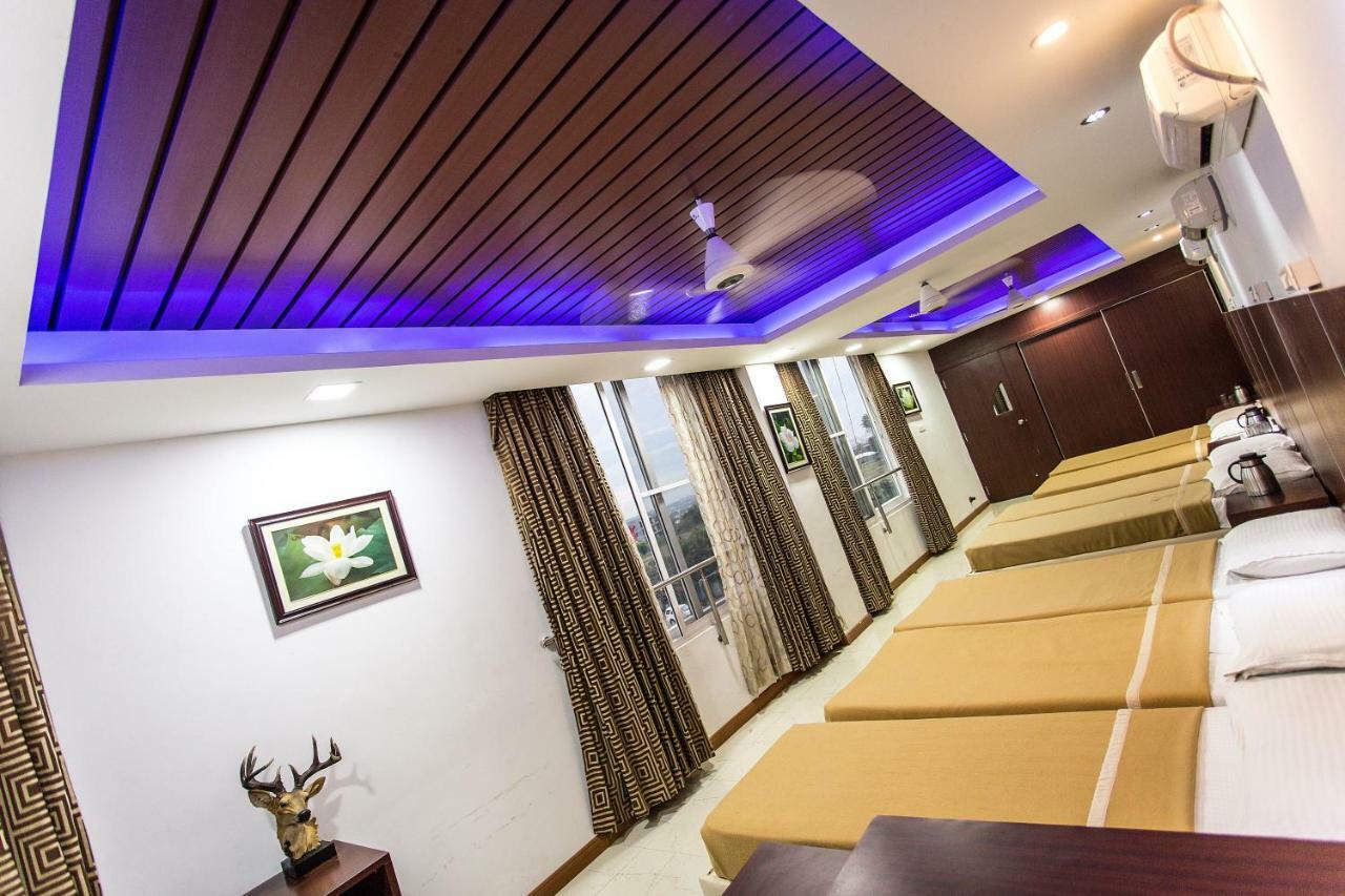 8-Bed Mixed Dormitory Room