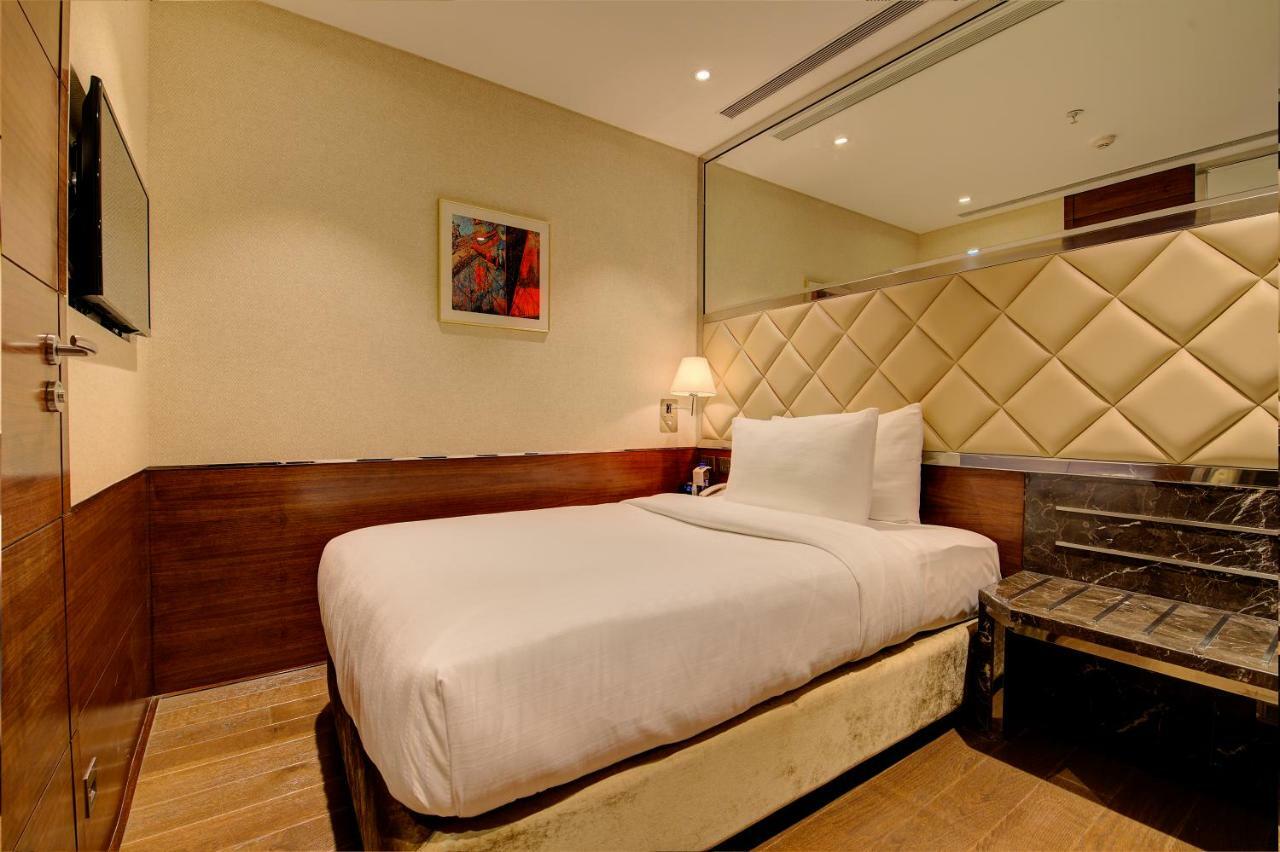 Single Room,909148315:JPEG