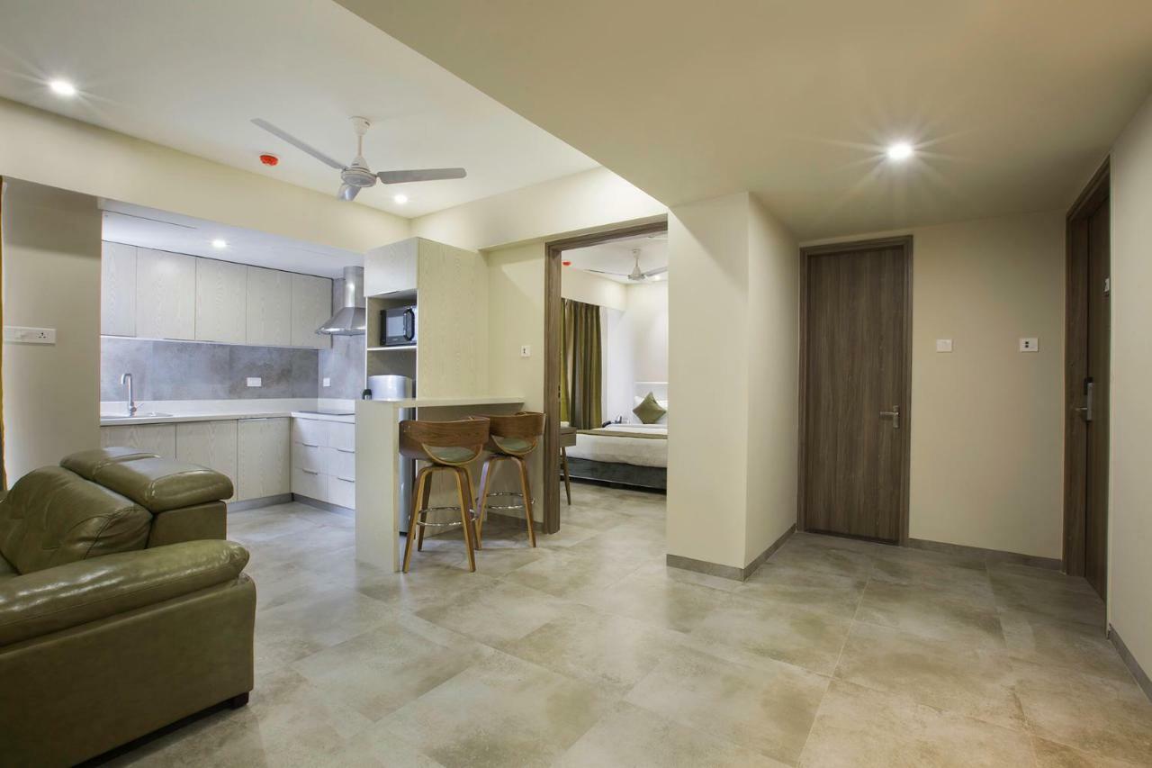Floressa Residence Suite Room Balcony