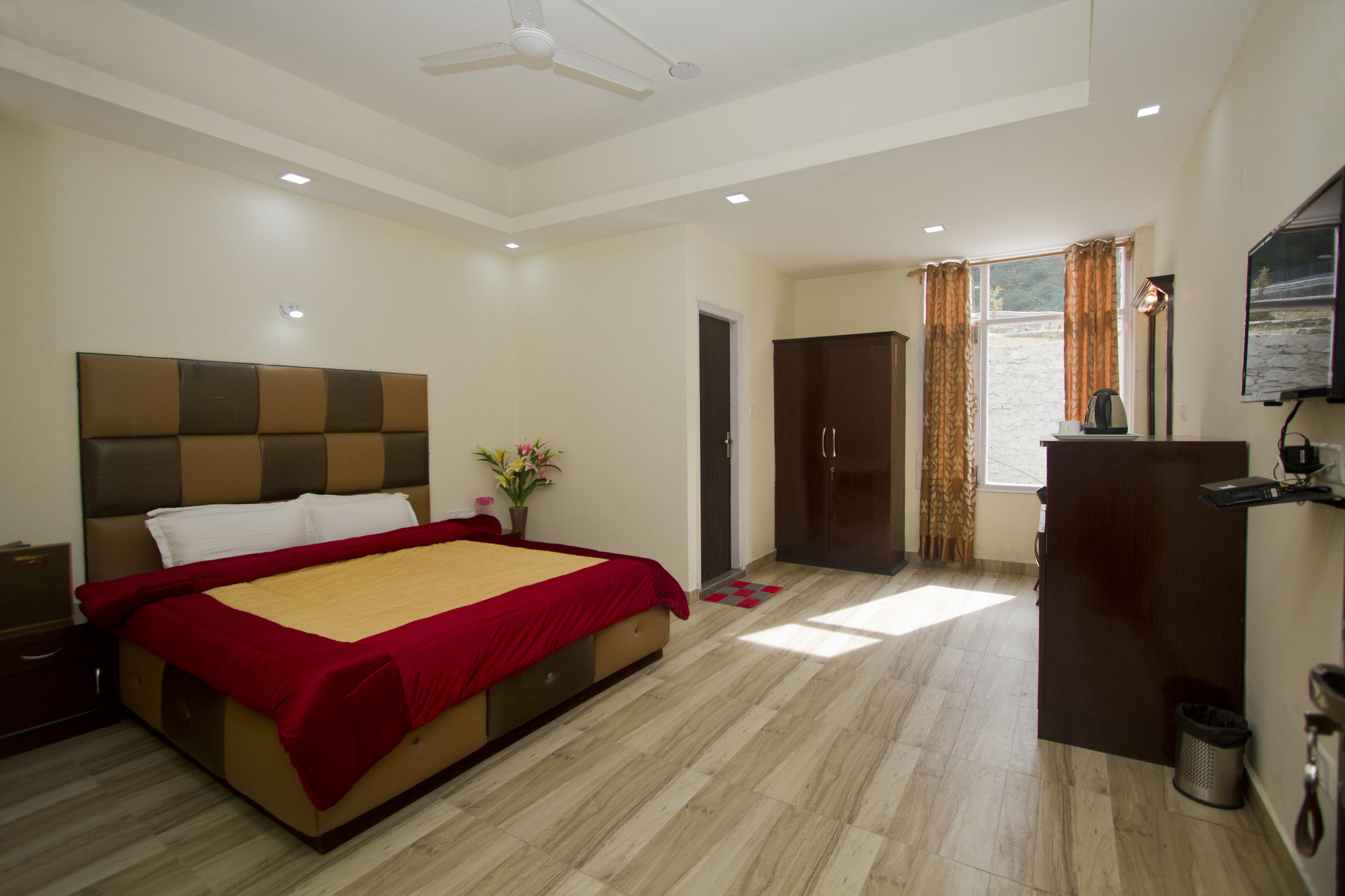 Double Room with Mountain View