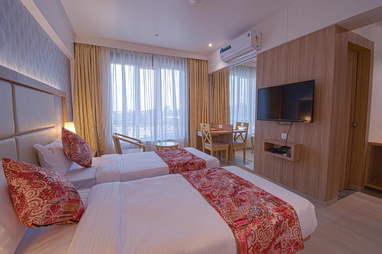 Deluxe Room,963381829:JPEG