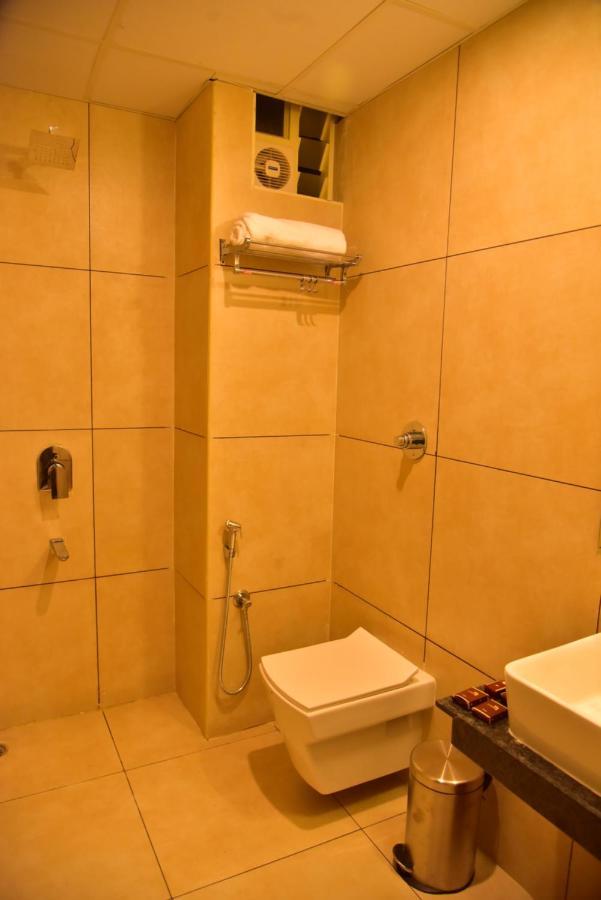LE EXECUTIVE ROOM