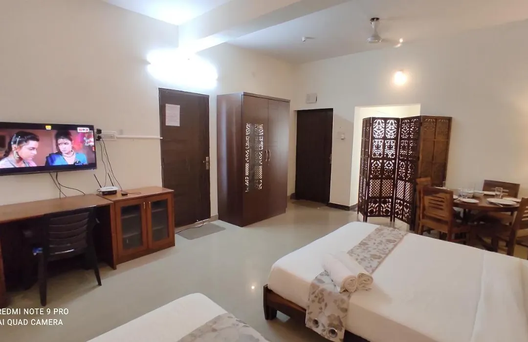 Redstone Villa And Suites-1