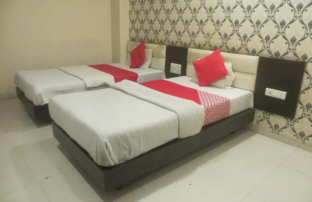 Hotel Aaradhy-1