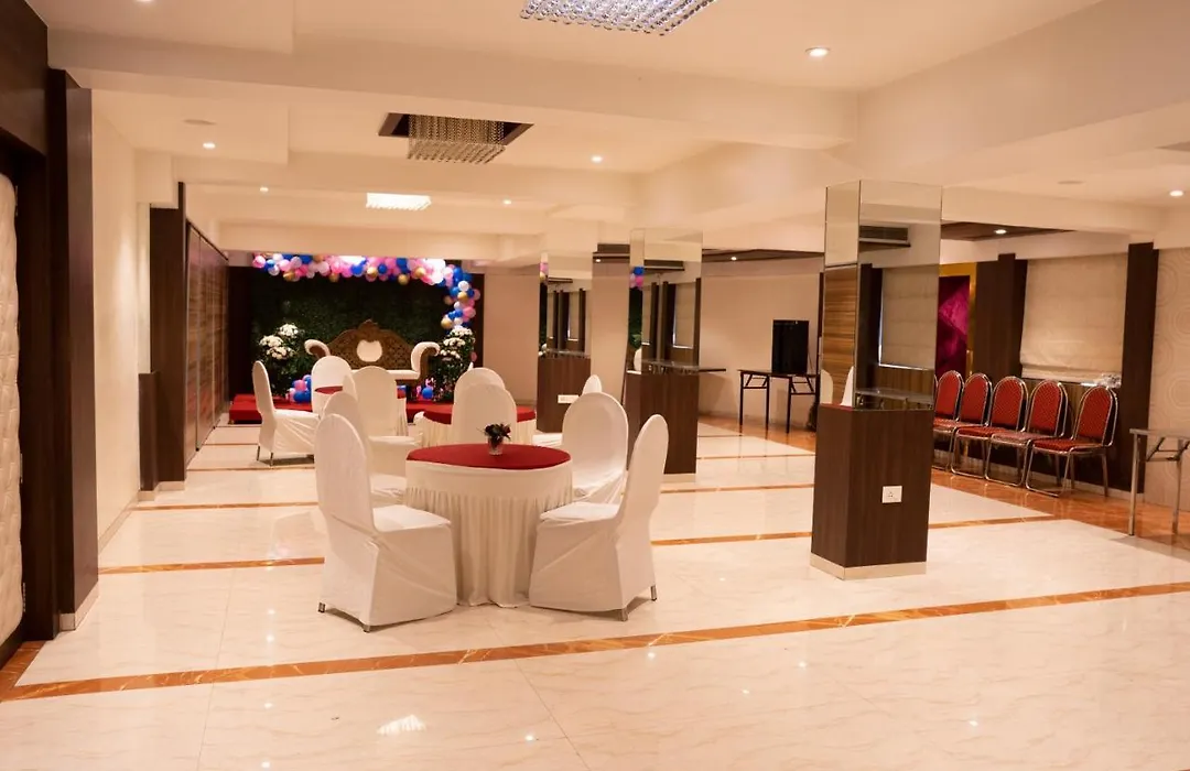 Gold Crest Business Hotel-1