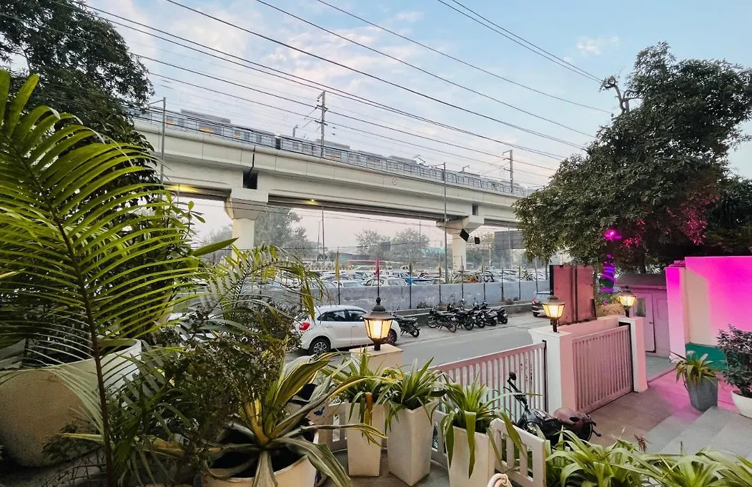Hotel At Residency Kaushambi Couple Friendly-1