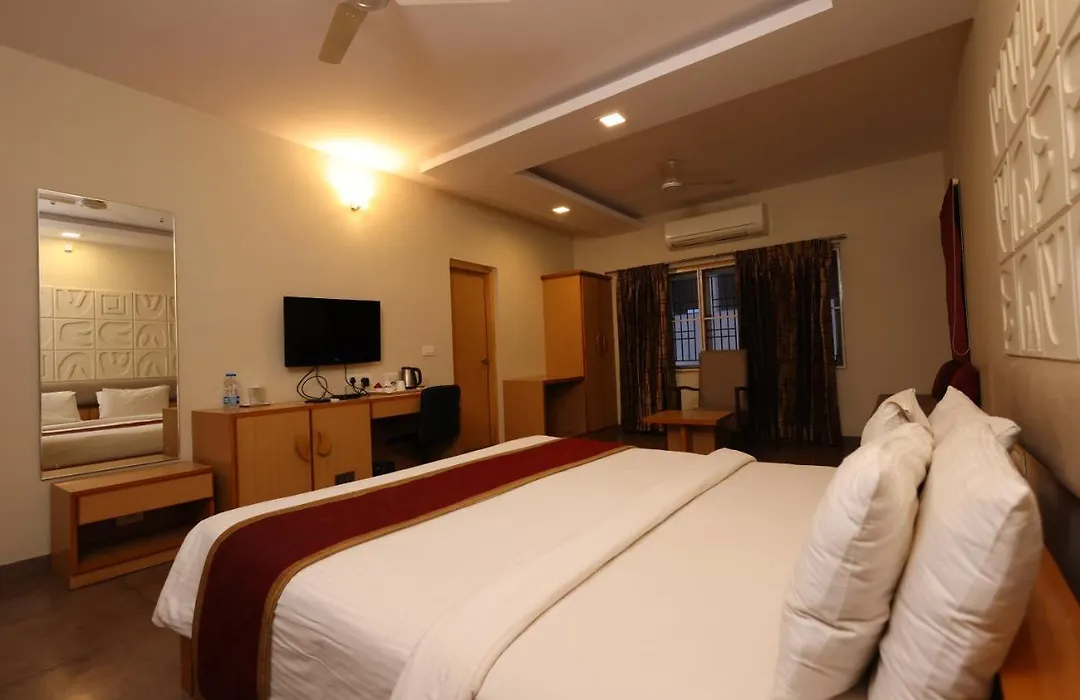 Classic Boutique Hotel & Luxury Service Apartments-1