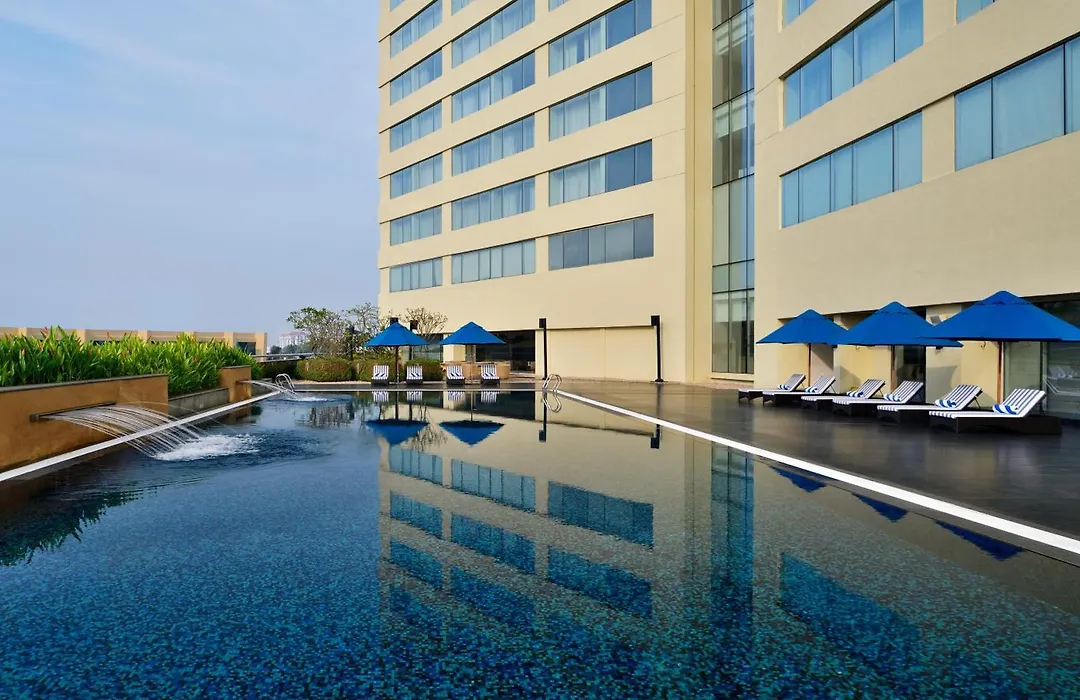 Kochi Marriott Hotel, Lulu International Shopping Mall-1