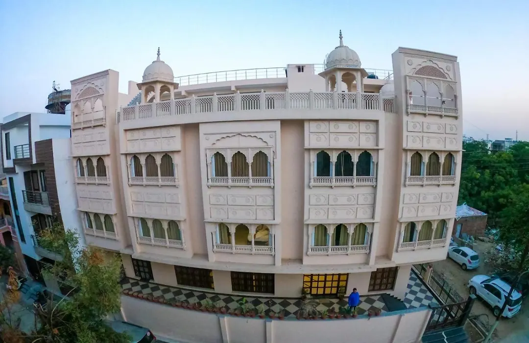 The Taj Vista Agra -Walking Distance To Taj Mahal-1