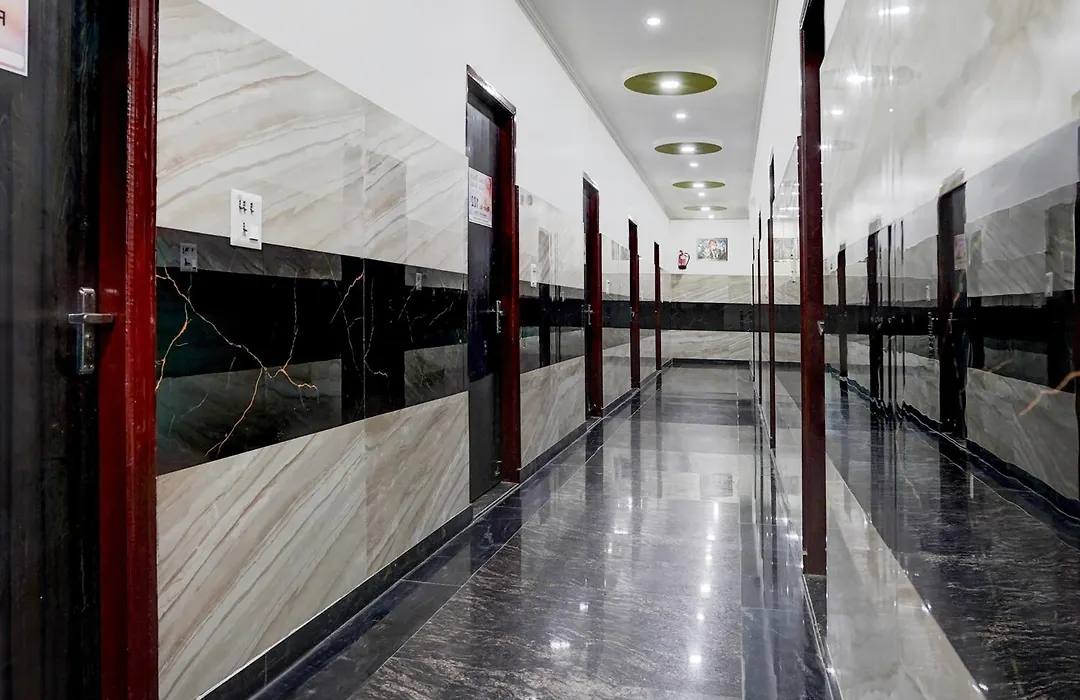 Super Hotel O Govind Nagar Near Krishan Janm Bhoomi-1