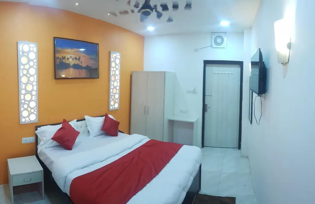 Hotel Gurudev-1
