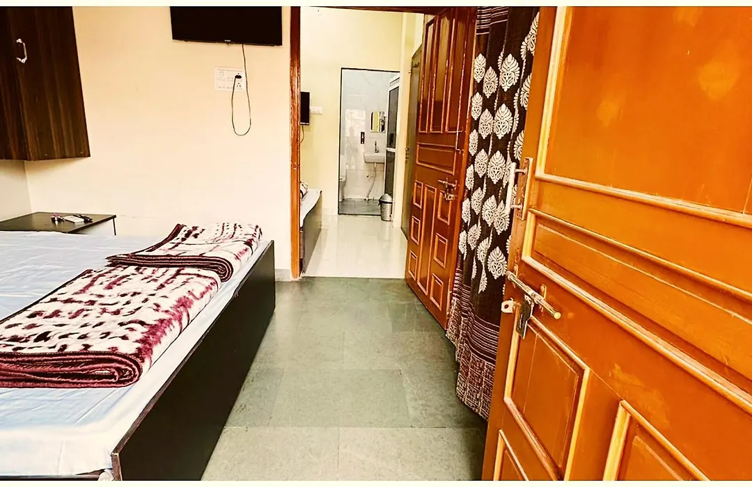 Ujjain Budget Hotel - R U D R A - S A G A R - Near Mahakal Temple - Railway Station - River - Free Parking And Wi- Fi - Power Backup - Hotel-At-Prime-Location Spacious-Room - Best Homestay In Ujjain-1