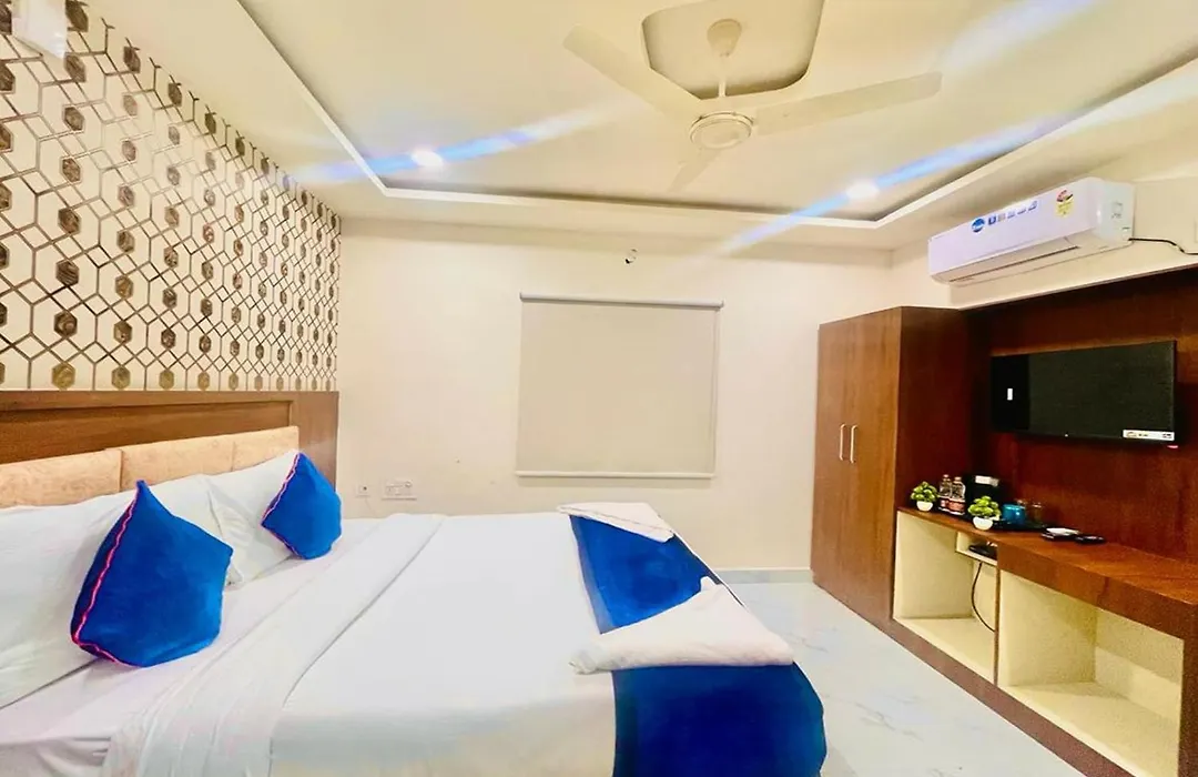 Hotel Eagle Grand Airport Zone-1