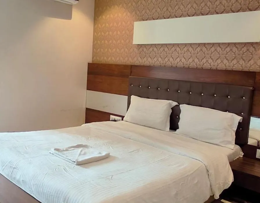 Hotel Ravikiran Kolhapur, Near Gokul Shirgaov Midc, Kaneriwadi, 5 Star Midc, On Nh4 Goa Highway-1