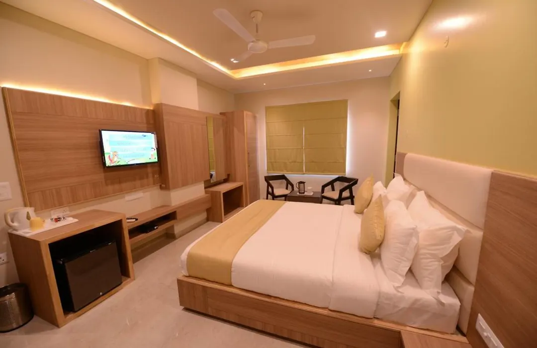 Hotel Silver Pride-1