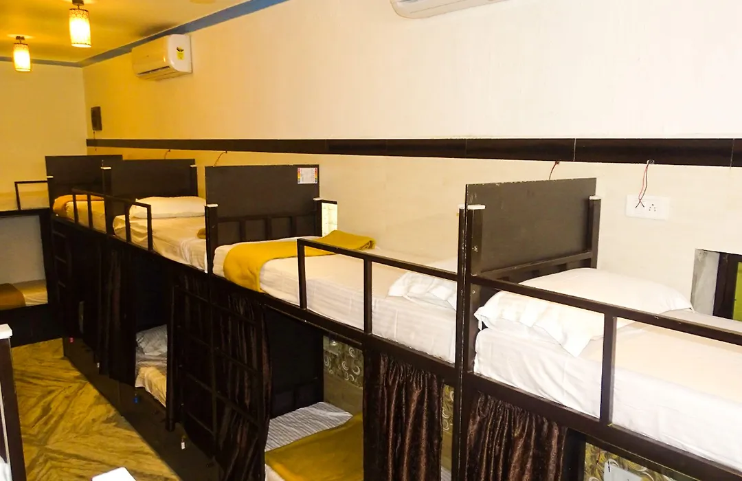 Sunshine Backpackers Airport-1