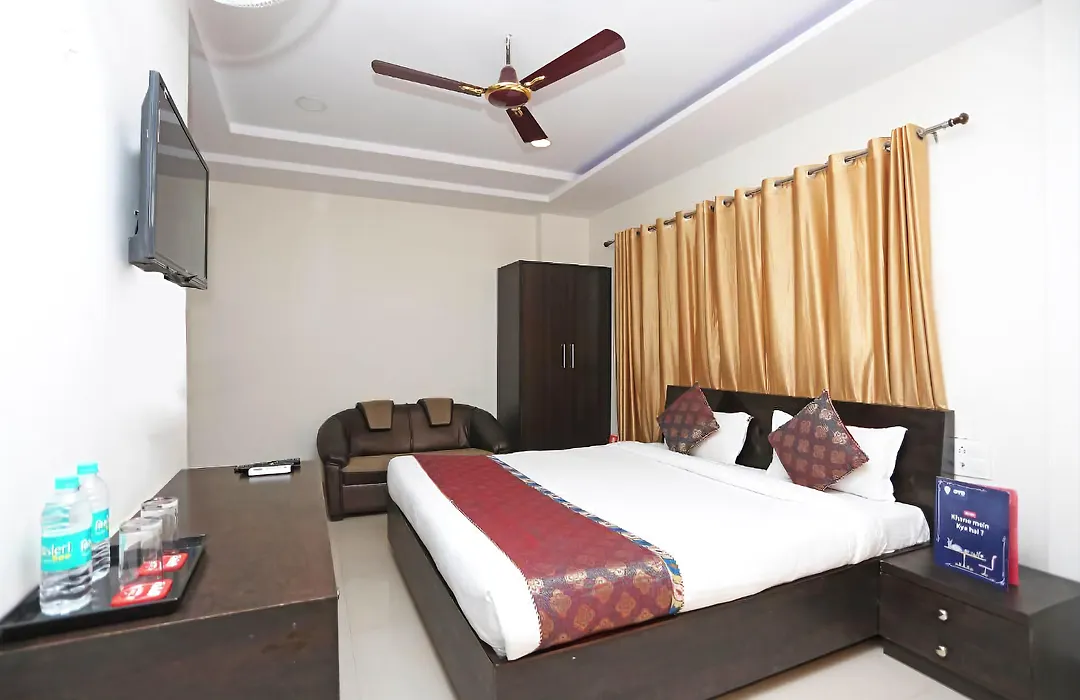 Hotel Sahu Near Kashi Vishwanath Temple Gate-1